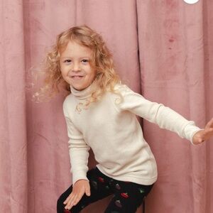 Waffle Cream Turtleneck in Oatmilk for Kids